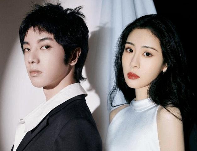 是的，我们有一个孩子，我们各有一个“伴”