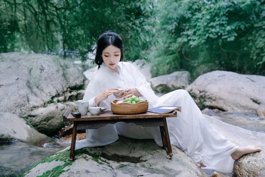 王淑娴诗词|我有相思无处售，情人一别天涯久