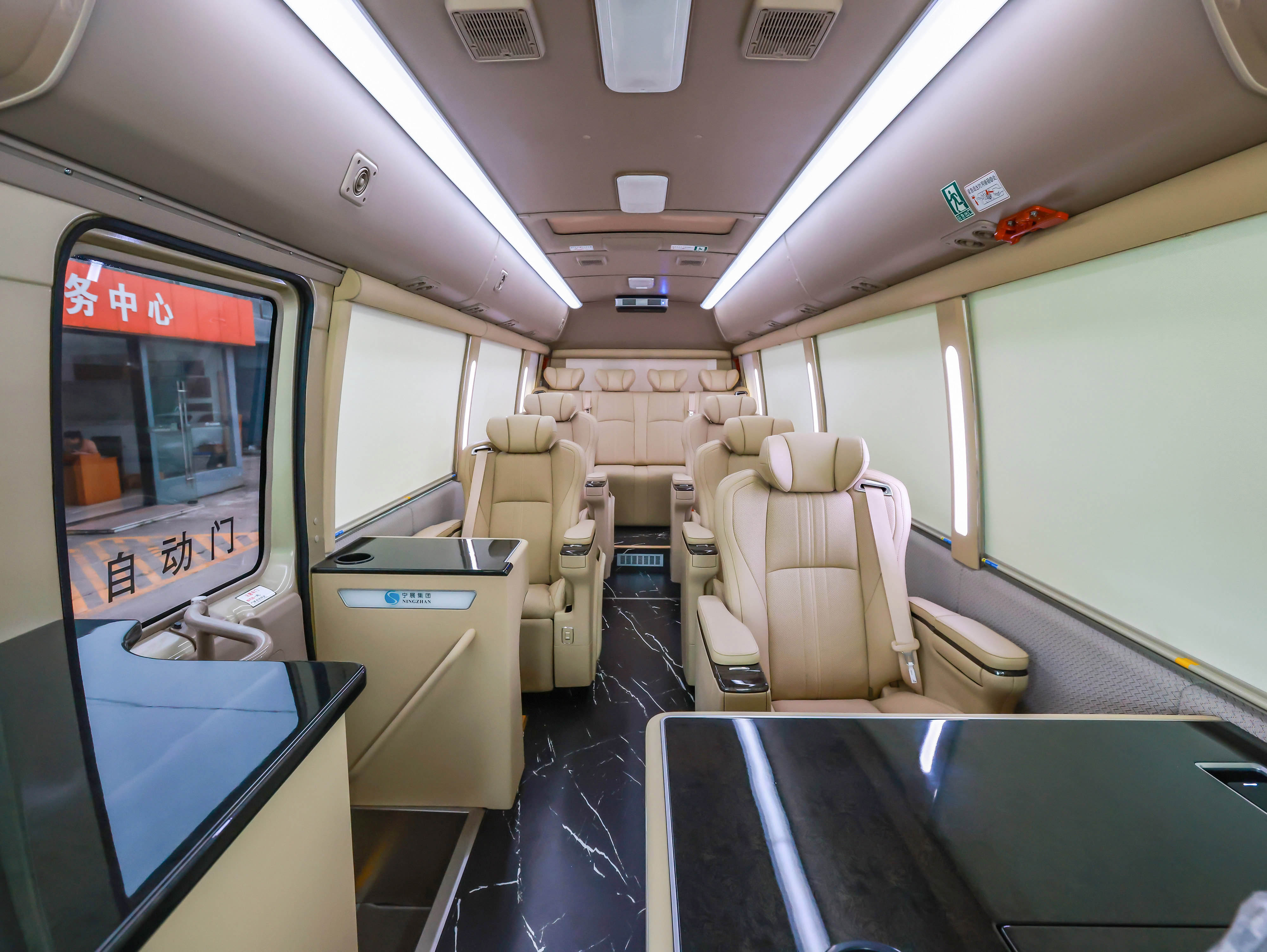 丰田考斯特和考斯特,金旅考斯特和丰田考斯特区别