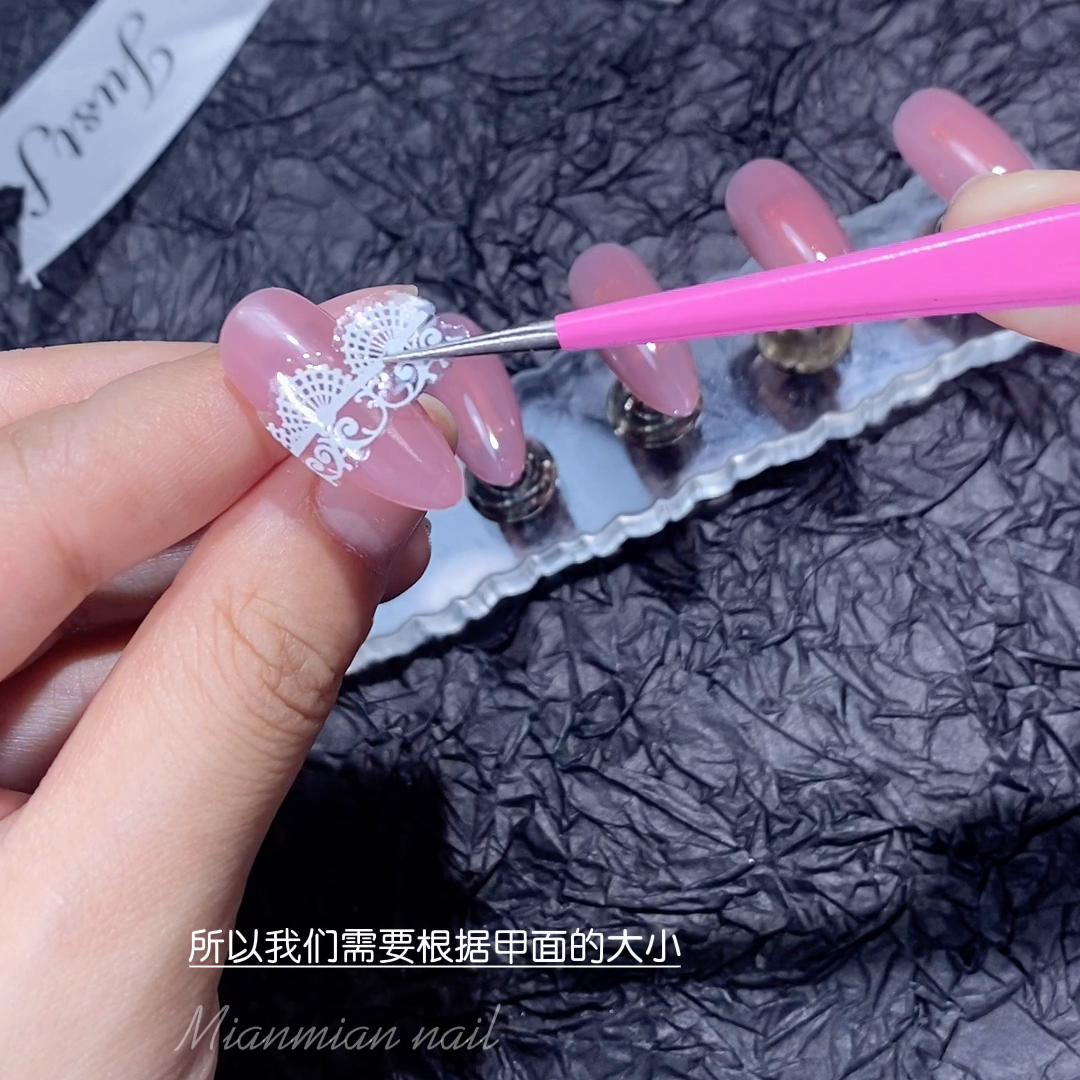 纯欲美甲教程视频,适合贴珍珠款式美甲教程