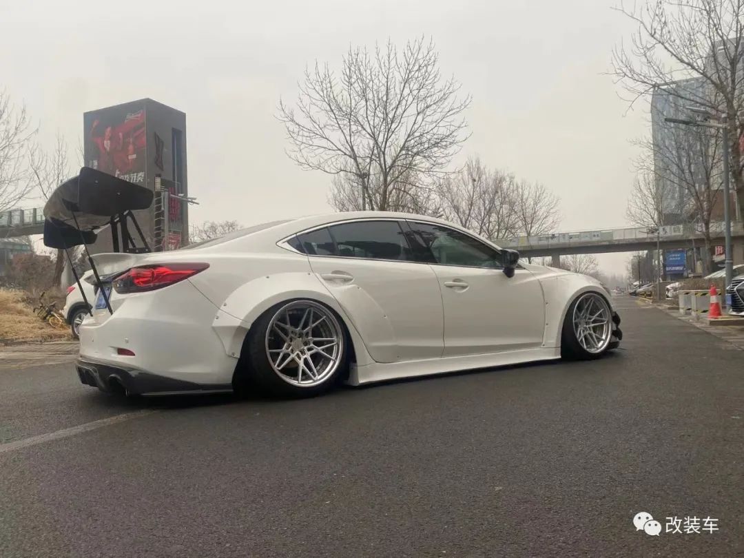 马自达车阿特兹改17寸锻造轮毂,全新马自达阿特兹能变得更美吗