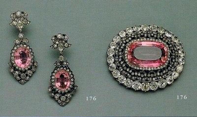 英国王后卡米拉年轻时身材好吗,卡米拉黛妃的珠宝