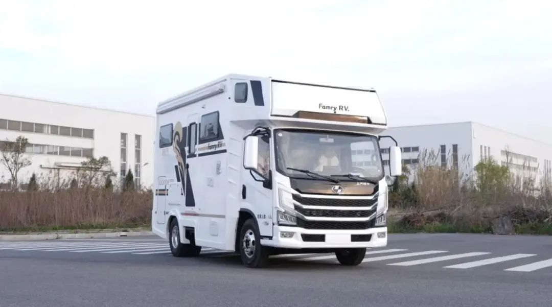 2020年上海房车展之轻卡房车,海角7号最新款双拓展房车