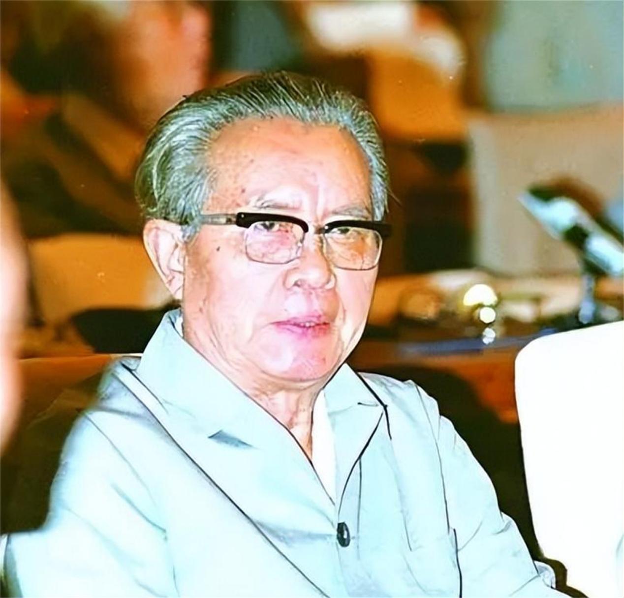 1977年，美国代表访华，提出三点无理要求，邓公：美国只有两条路