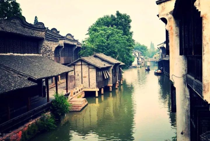 乌镇是个很美很美的地方,乌镇一个让人流连忘返的地方
