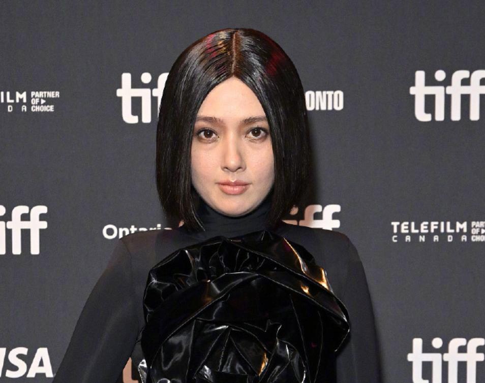 娱乐圈的明星为什么变化那么大,娱乐圈毫无预兆突然变脸的明星