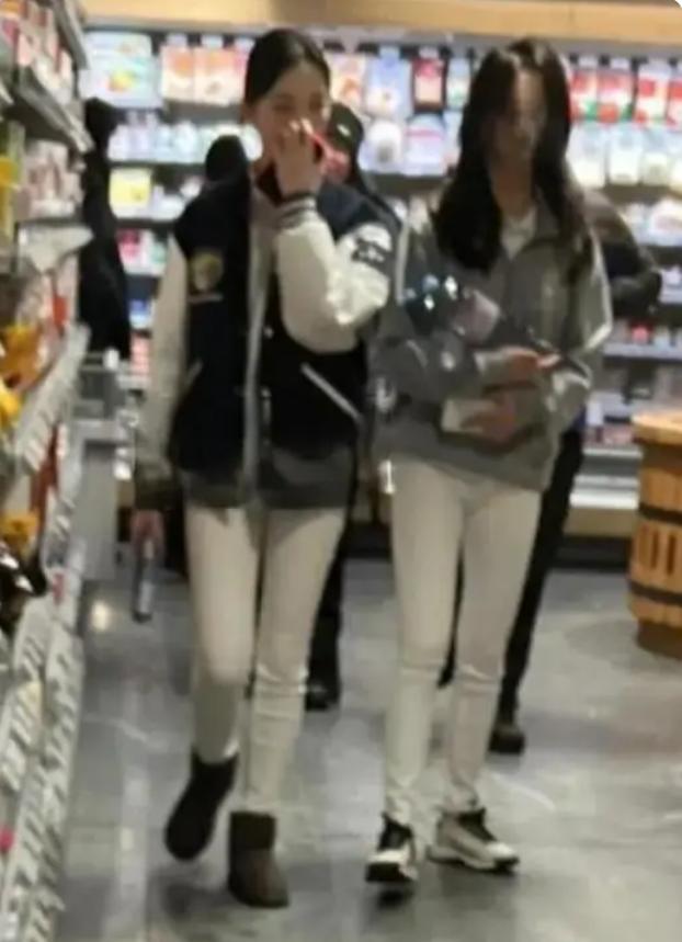 李嫣窦靖童消费,李嫣购物豪掷千金