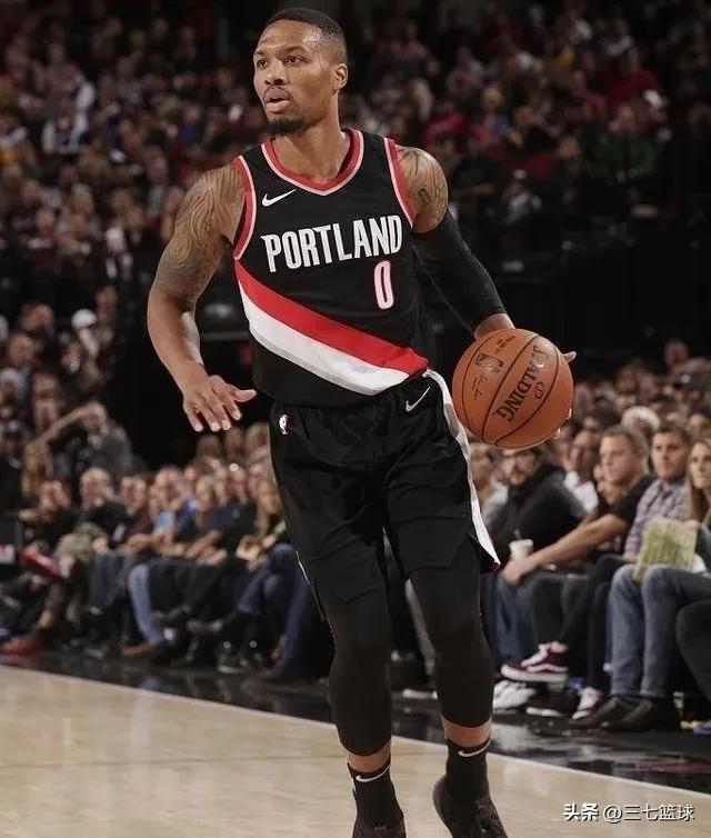 西部全明星后场首发,库里超新星