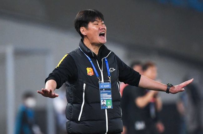 国足0-3不敌韩国董路解说,国足输越南被骂