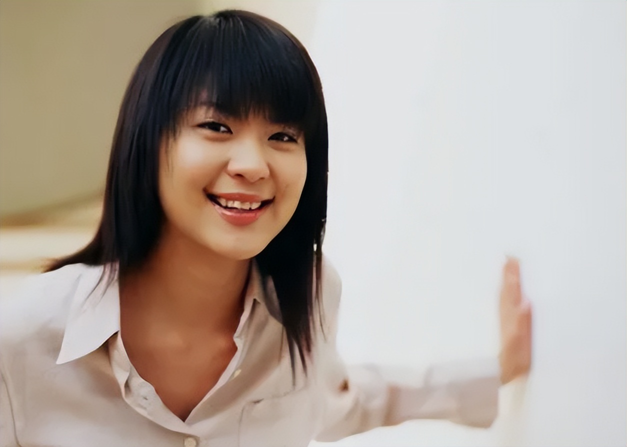 女子洗澡发现腋窝肿块,女孩洗澡时发现背后长了个痘痘