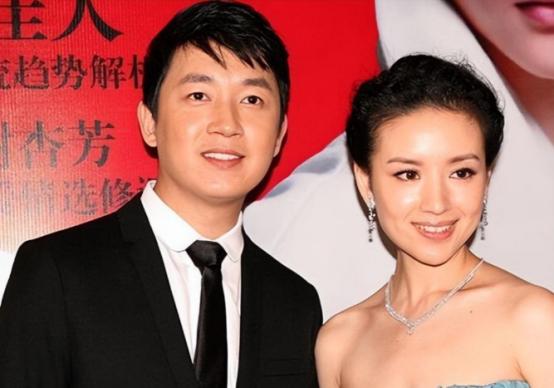 董洁身穿瑜伽裤亮相直播间,43岁董洁穿瑜伽服直播带货视频