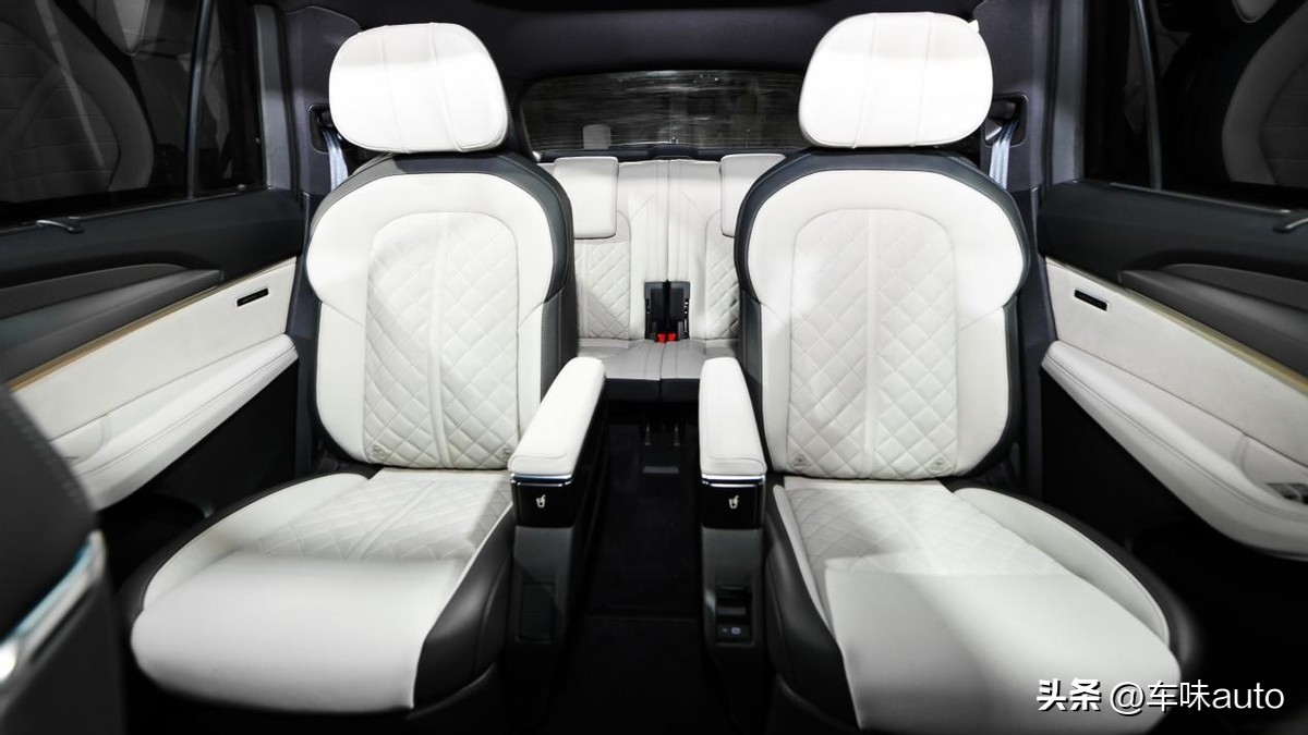 46万奥迪q6值得入手吗,新款奥迪q6尺寸比华晨宝马x5更大