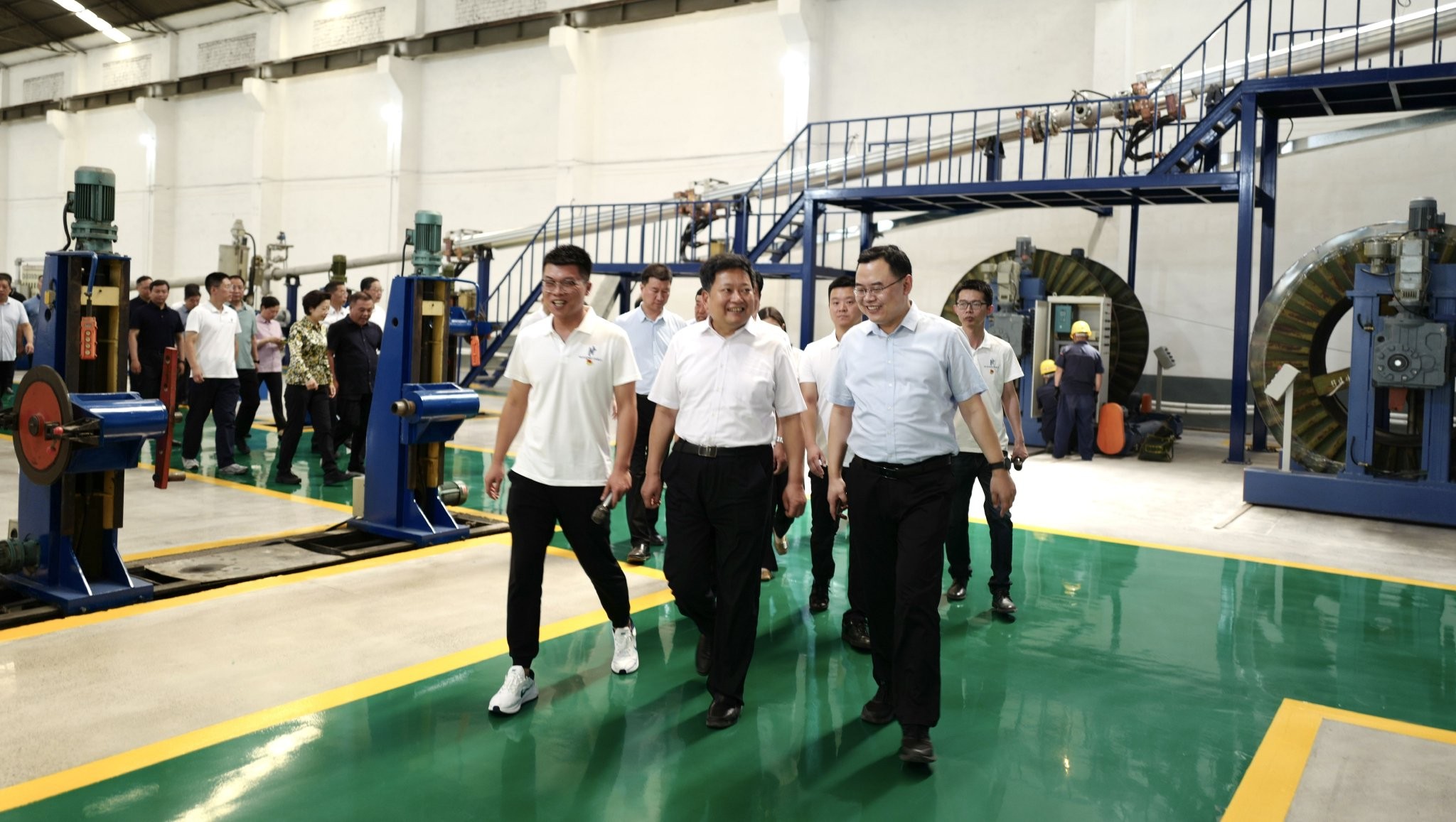 走进华星电缆观摩“特种新型新能源铝合金光伏电缆”重点项目