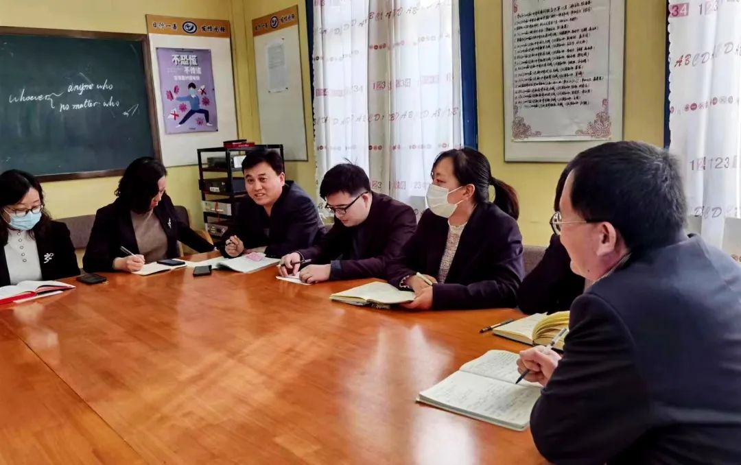 以“图”为引助生成长​——中学优化教学策略研讨会举行