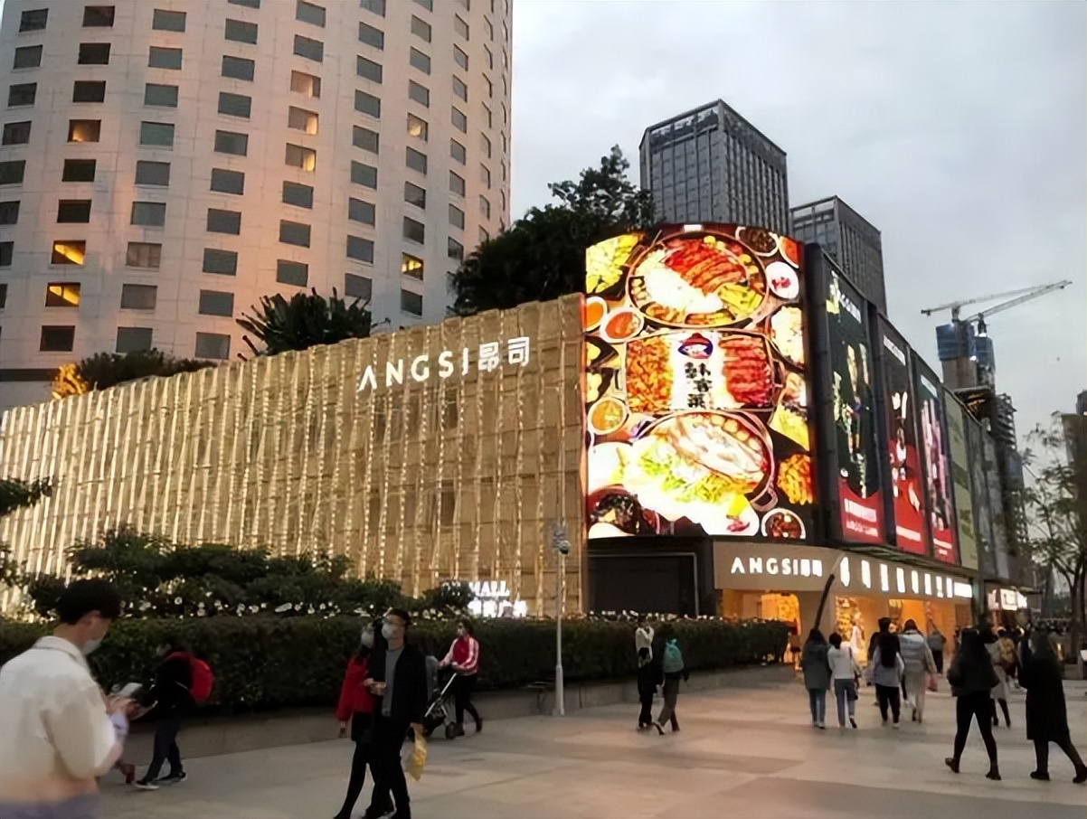 一个蛋糕1314万，中国首家1亿网红店凉了，搬出易烊千玺也没用