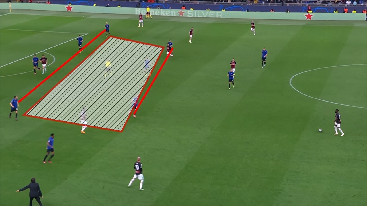 米兰挥舞断剑殊死一搏小因扎吉鞘里藏刀后发制人