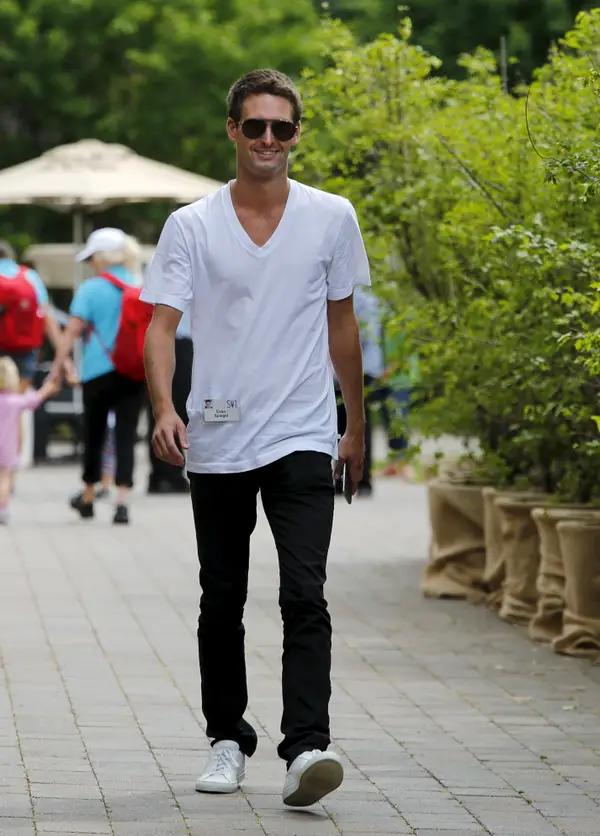 库克穿杰尼亚逛北京三里屯,库克穿杰尼亚鞋