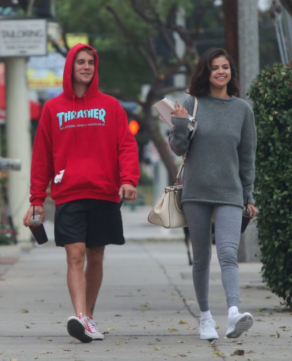 赛琳娜新男友和比伯,赛琳娜与男友恋情曝光