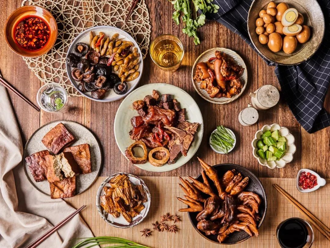 绝味凭啥在卤味赛道独占鳌头,绝味鸭脖市场现状分析