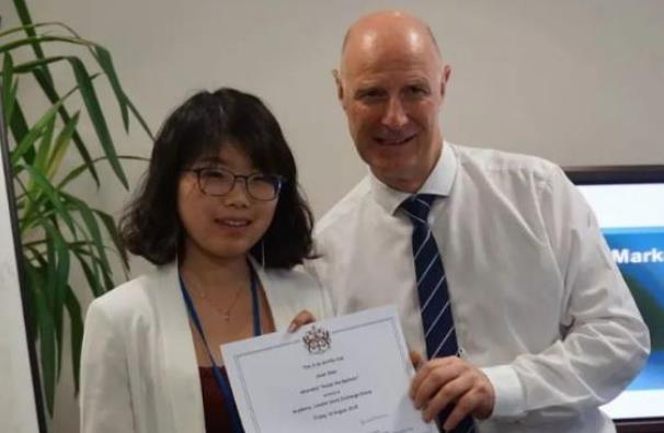 未来十年女生好就业的专业，前景好且收入高，家有女生可多留意