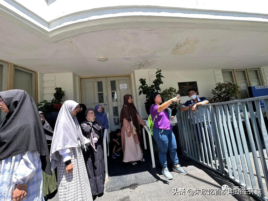 印尼进口中国火车车厢,印尼火车与高铁不一样