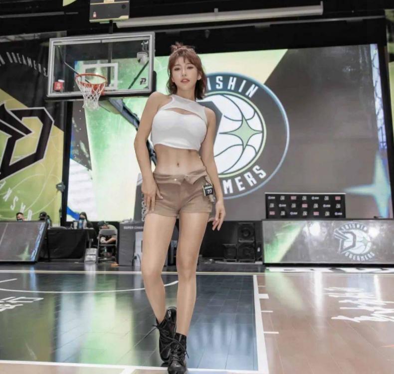 霍华德谈回nba,绯闻女孩台版