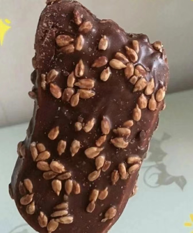 小时候形似足球的冰淇淋,小时候有吃过这些冰淇淋吗