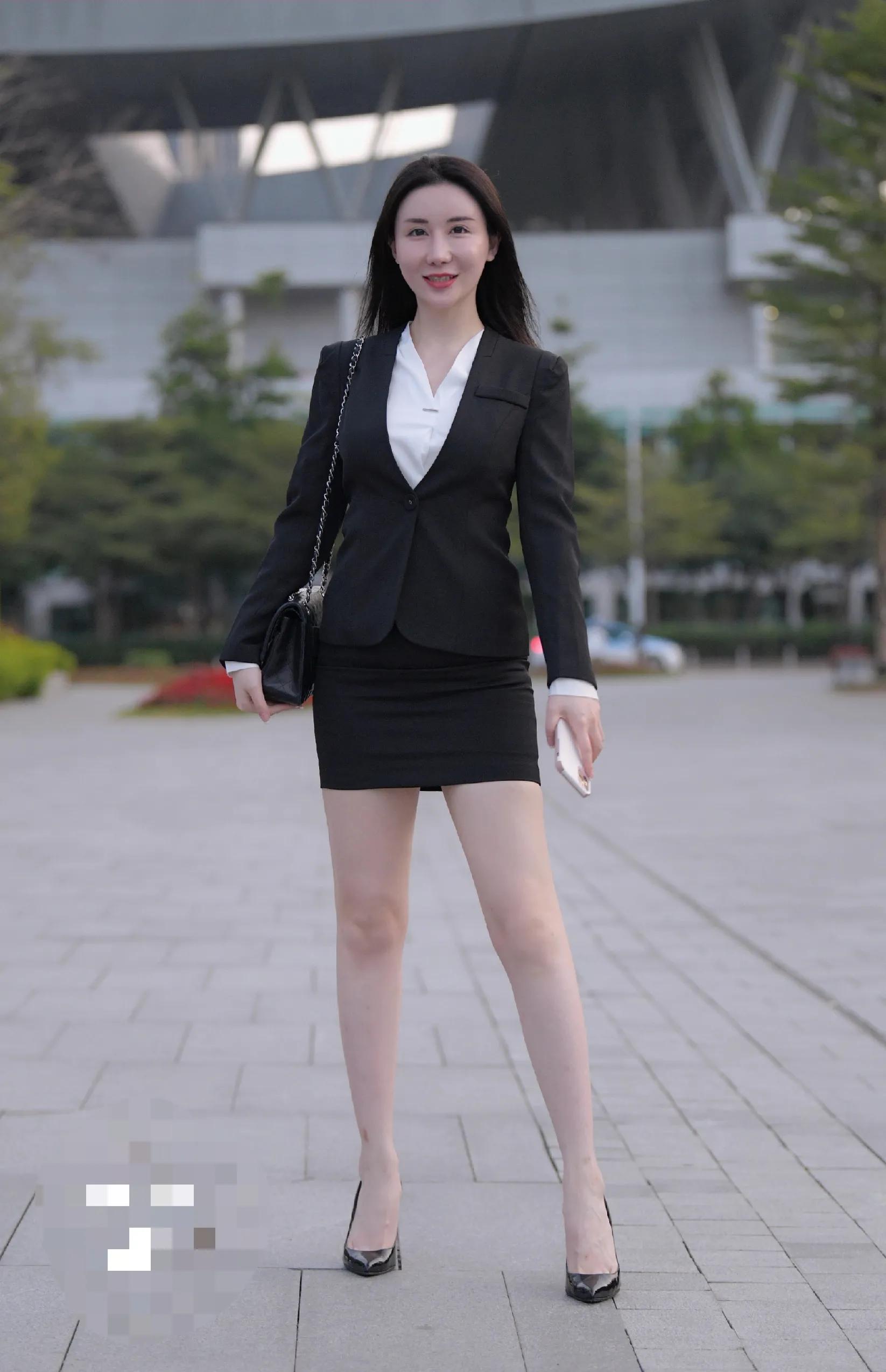 职业装女性套装怎么穿减龄,职业装女性时尚潮流高端