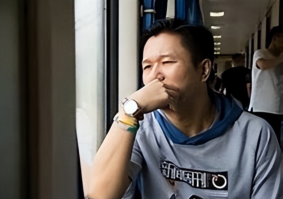 女儿食用奶粉患病父亲维权坐牢,孩子吃毒奶粉家长被抓