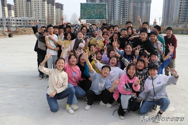 学校拔河比赛点面结合,学校拔河比赛精彩瞬间