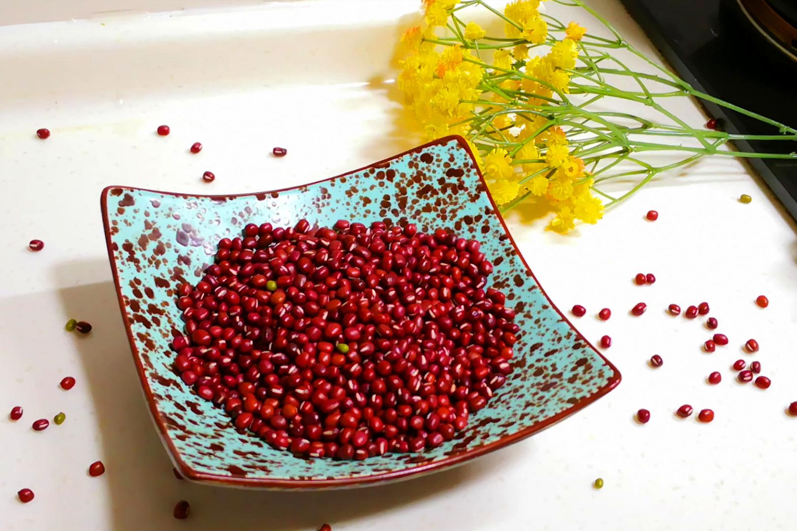 体内气血不足的女人，常吃6种食物，或有助滋补气血，面若桃花