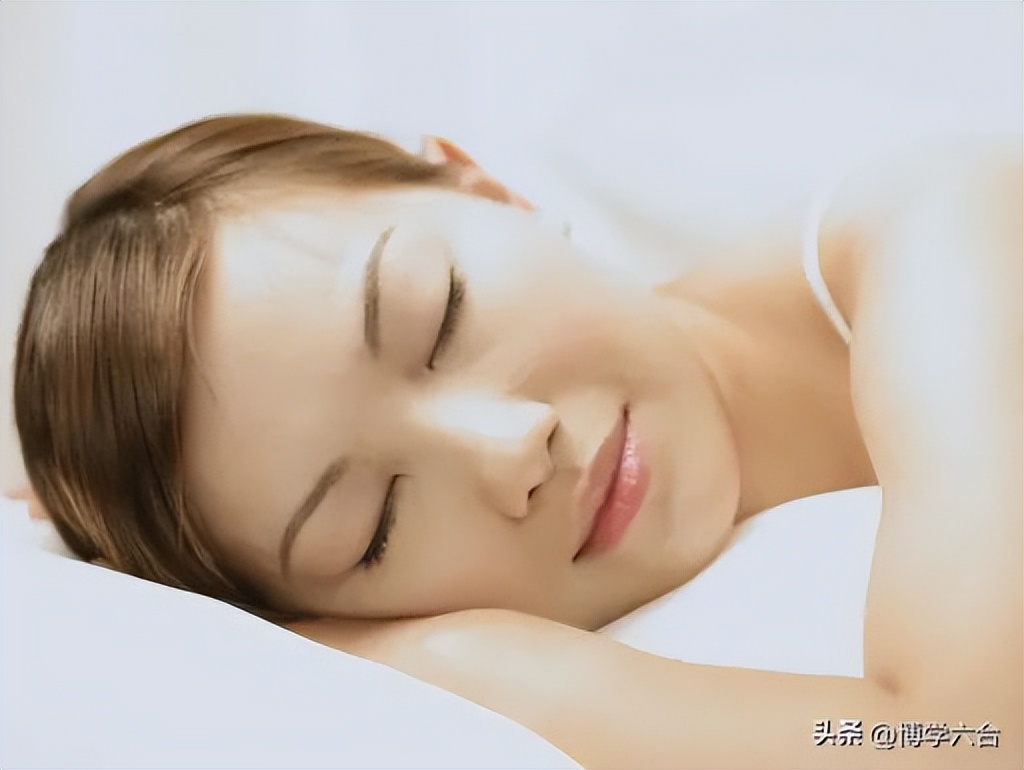 女孩子睡觉时身体为什么会抖一下？