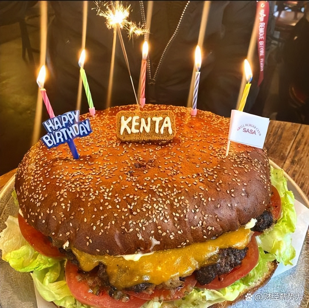 生日蛋糕都吃过，那么生日汉堡呢？继续探究炸鸡汉堡差异化运营