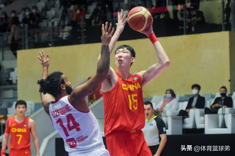 周琦再次失去首发位置,周琦状态低迷引担忧