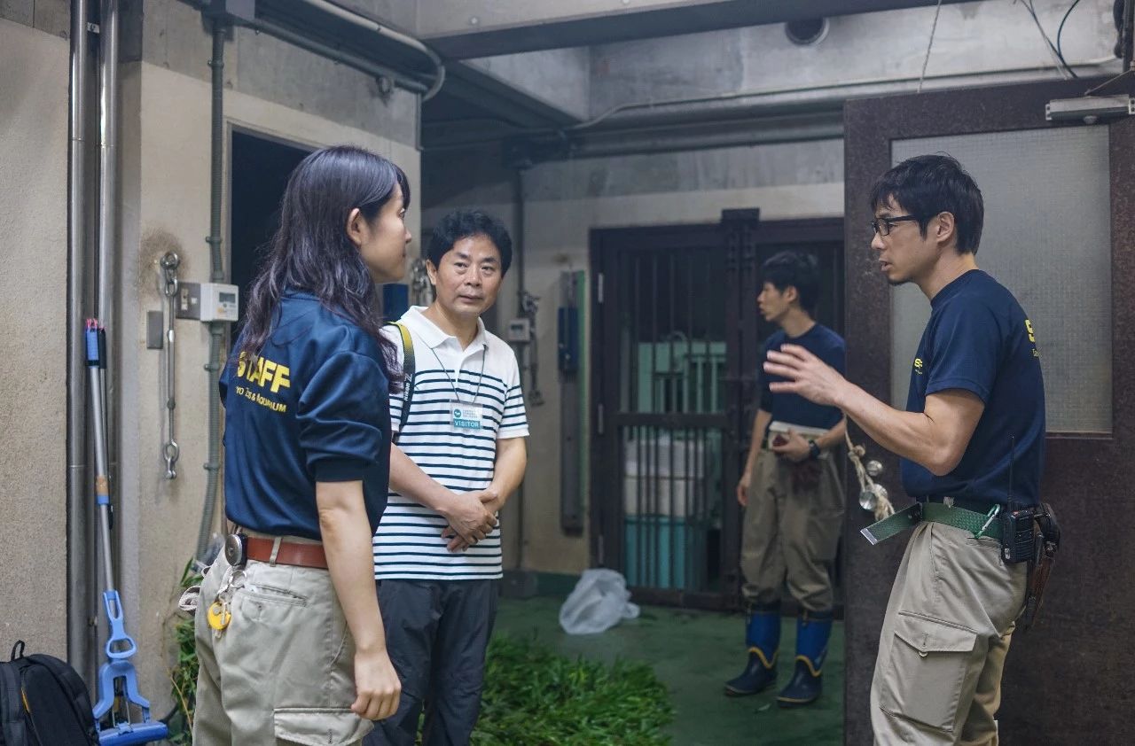 8个小时，他为“香香”按下了2000多次快门