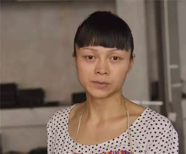 “人妖”李二毛：为爱情变性，被跟拍17年，离世多日才被发现