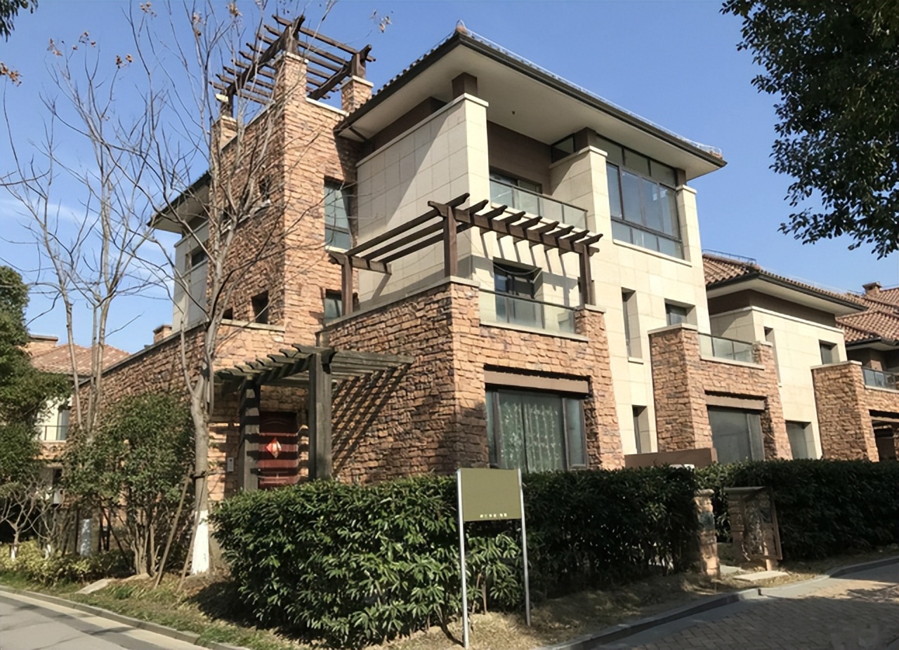 95后小伙一年挣80亿,95后小伙赚过亿