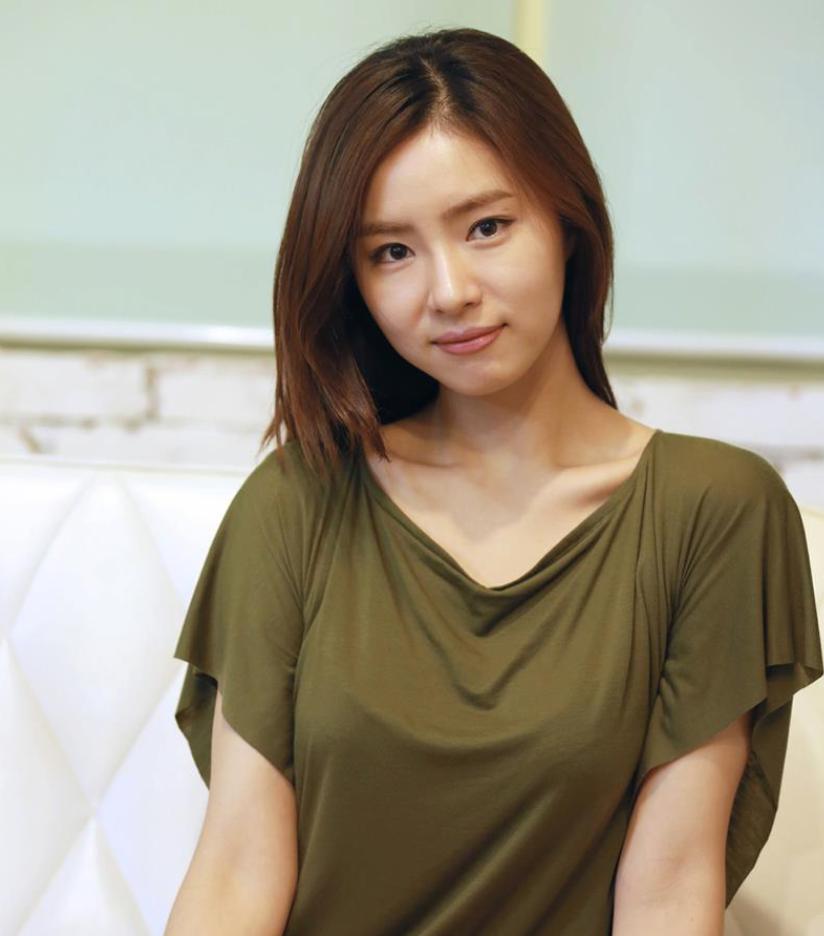 韩国女星申世京,金泰梨金敏喜绝美镜头