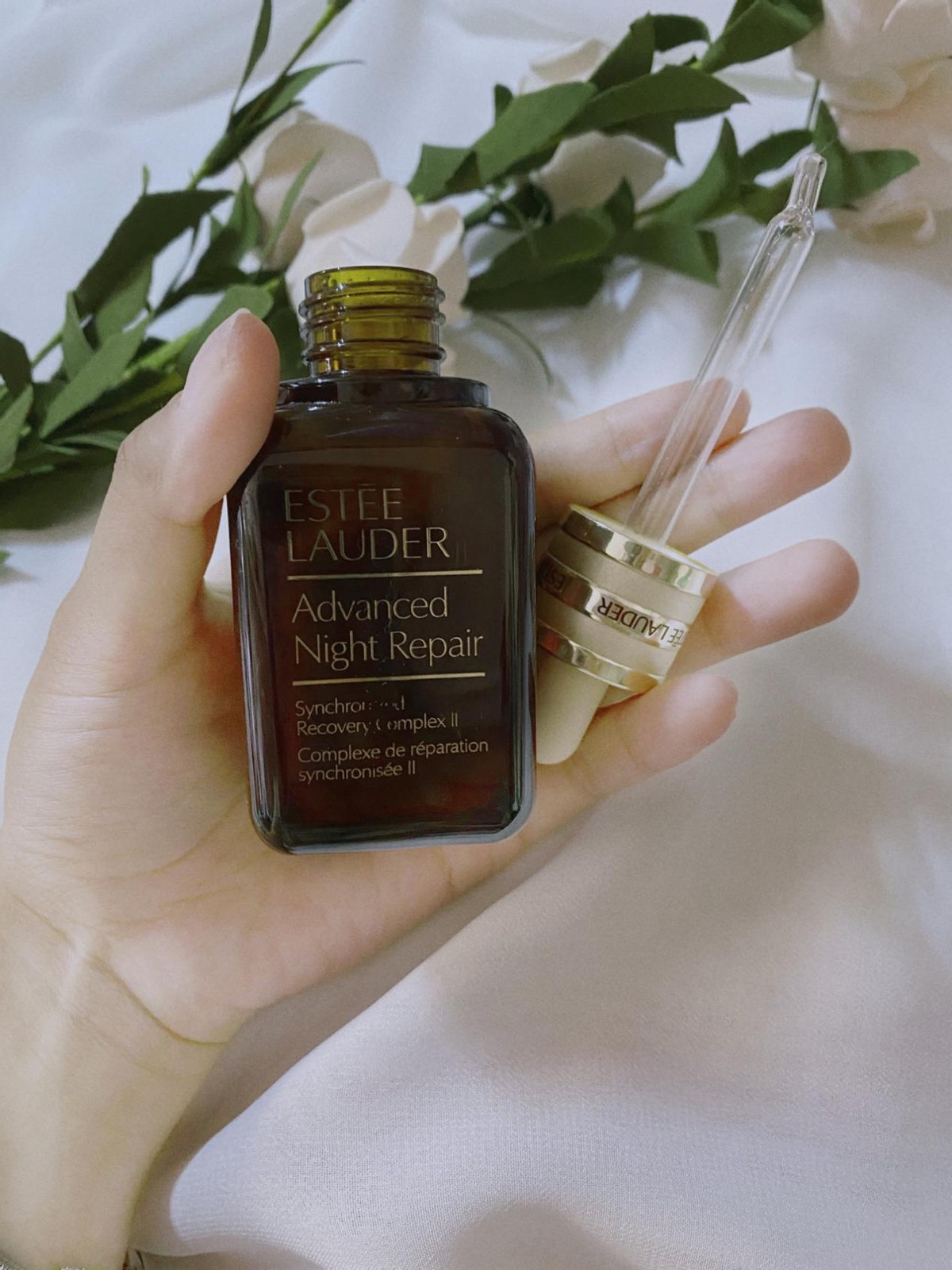 欧莱雅和雅诗兰黛精华液哪个好,推荐雅诗兰黛精华水