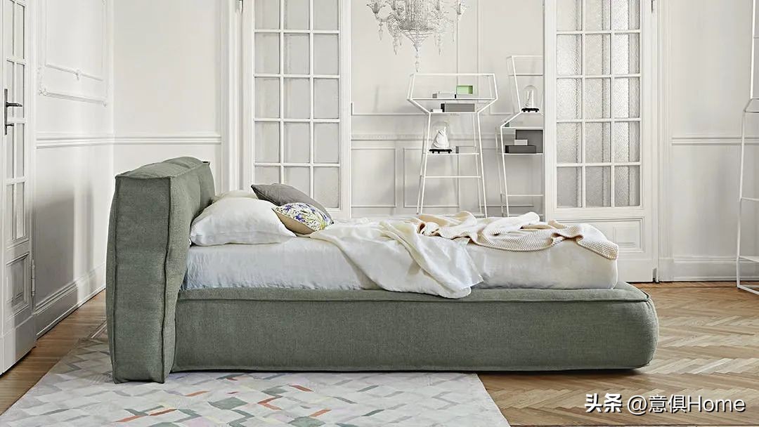 软包床最流行一款,比较温馨的软包床