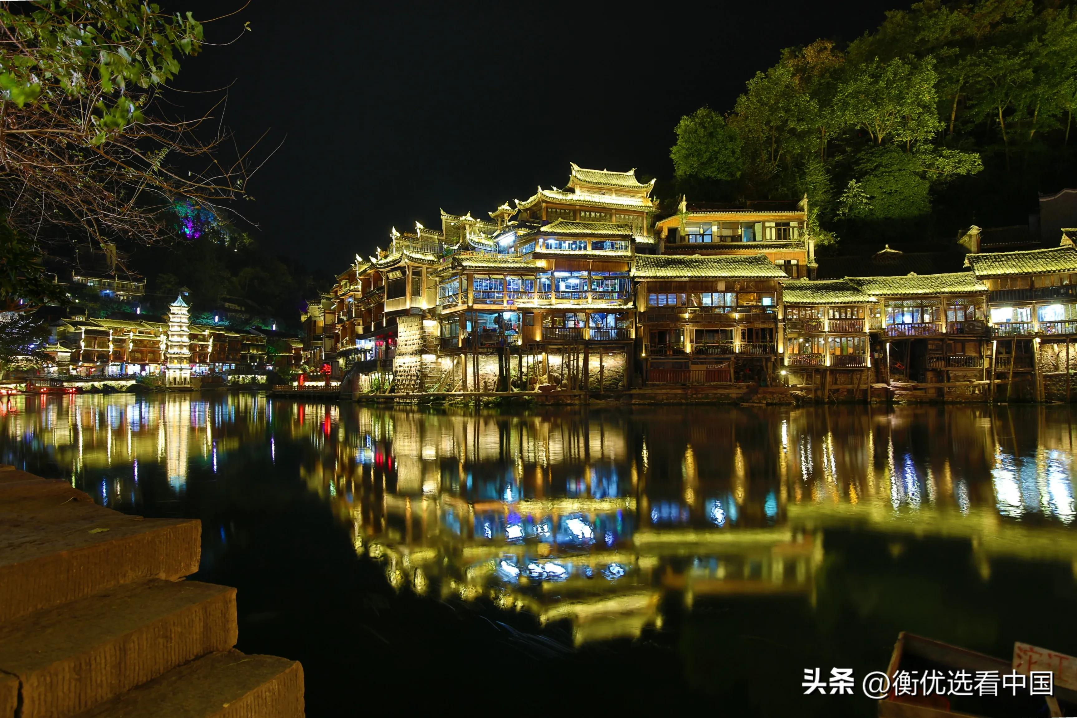 凤凰古城旅游停车避坑,凤凰古城酒吧避坑