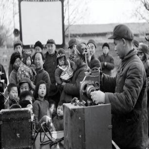 日军日记：半夜偷袭了村庄，为实施惩戒，我将*雷手**塞入女人*体下**中