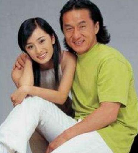 成龙杨幂片酬,杨幂成龙再现广告名场面