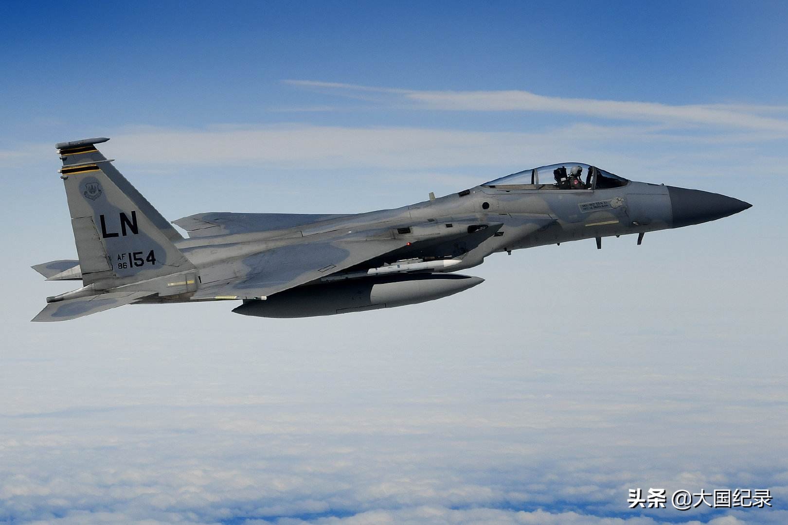 f15鹰战斗机,f-15鹰式战斗机被誉为美利坚之鹰