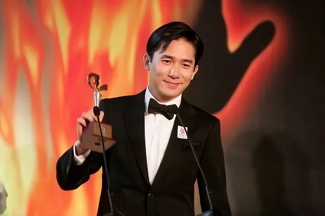 梁朝伟burberry表,梁朝伟明明很喜欢却又不敢靠近