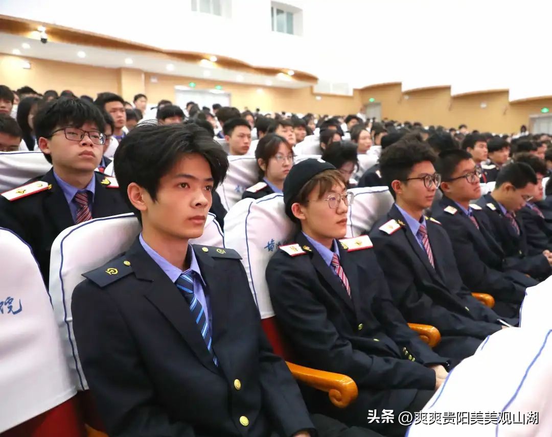 人生没有彩排需要全力去对待,人生没有彩排每步都需要脚踏实地