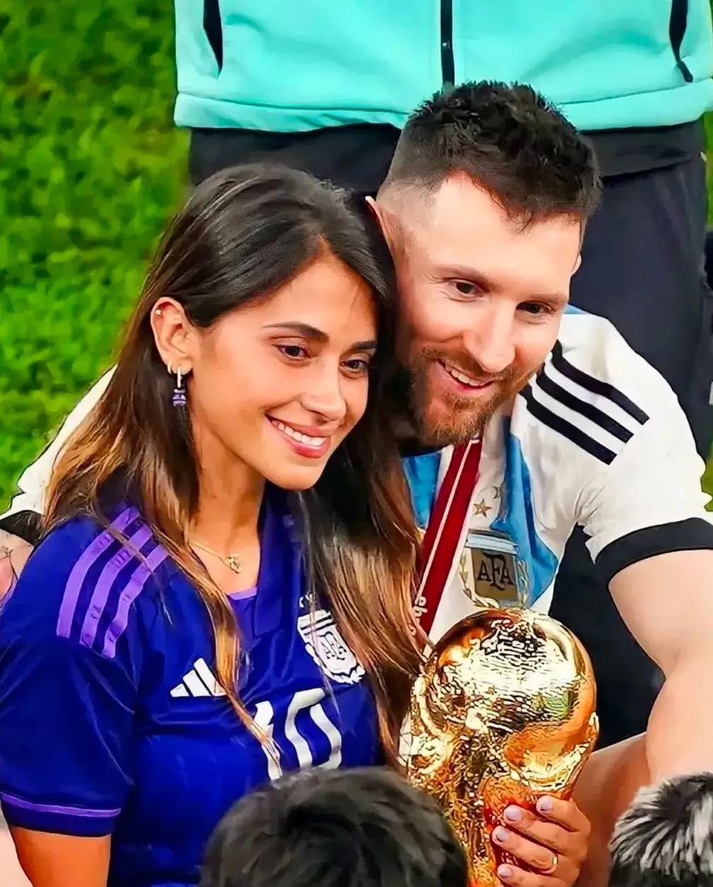 梅西与安东内拉就是童话故事,探寻梅西对安东内拉的真实感情