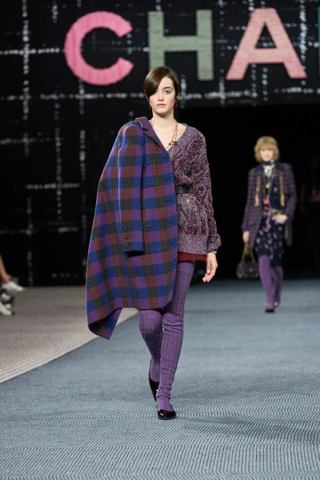 香奈儿2021春夏时装秀面料,香奈儿2022秋冬时装秀舞台分析