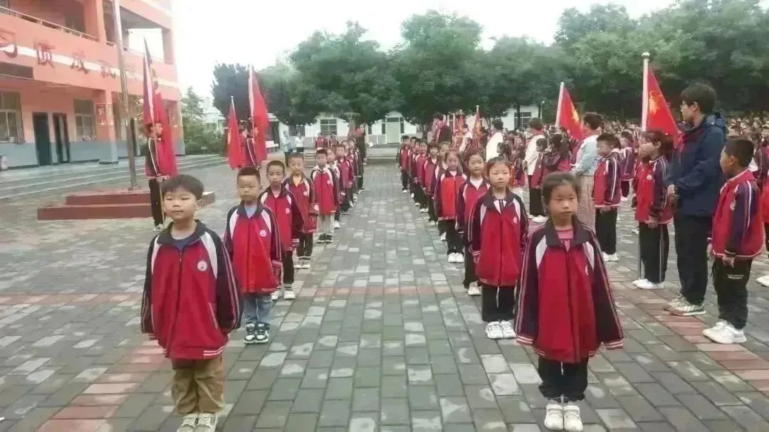 学习二十大，争做好队员|富平县各级少先队组织开展少先队员入队仪式暨庆“六一”文艺汇演主题活动