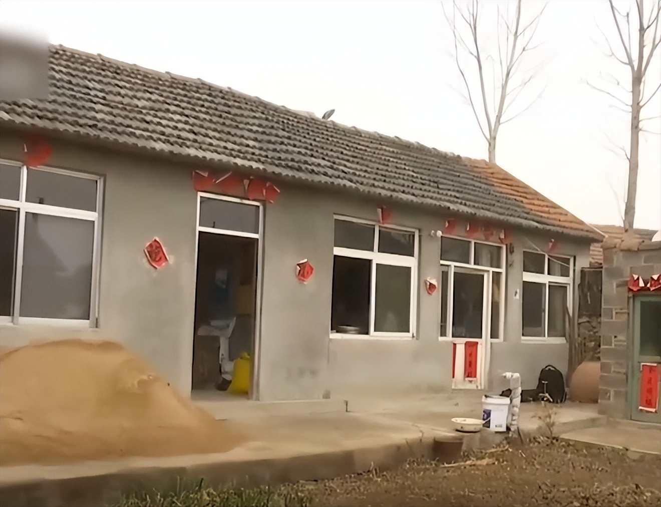 山东66岁老人自办活人出殡,山东省一位66岁老人办活人葬礼